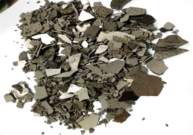 Electrolytic manganese flake